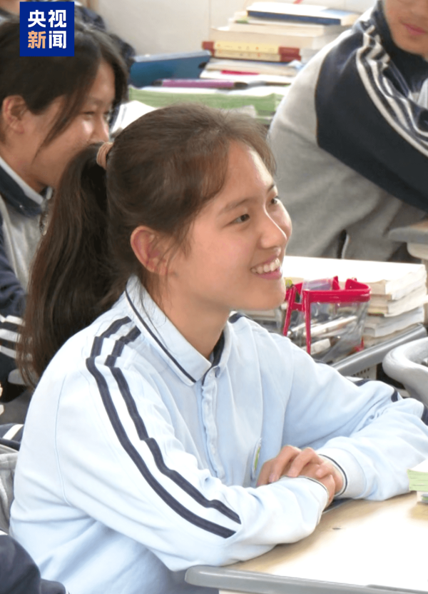 倍悦网 “句句不提乡愁，句句都是乡愁”初三女生的作文因何打动网友